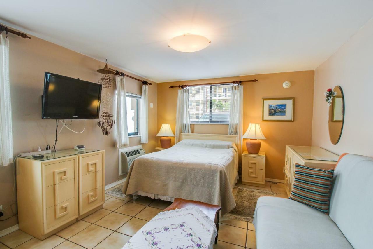 Bella Vista Garden Studio Hotel Hollywood Exterior photo